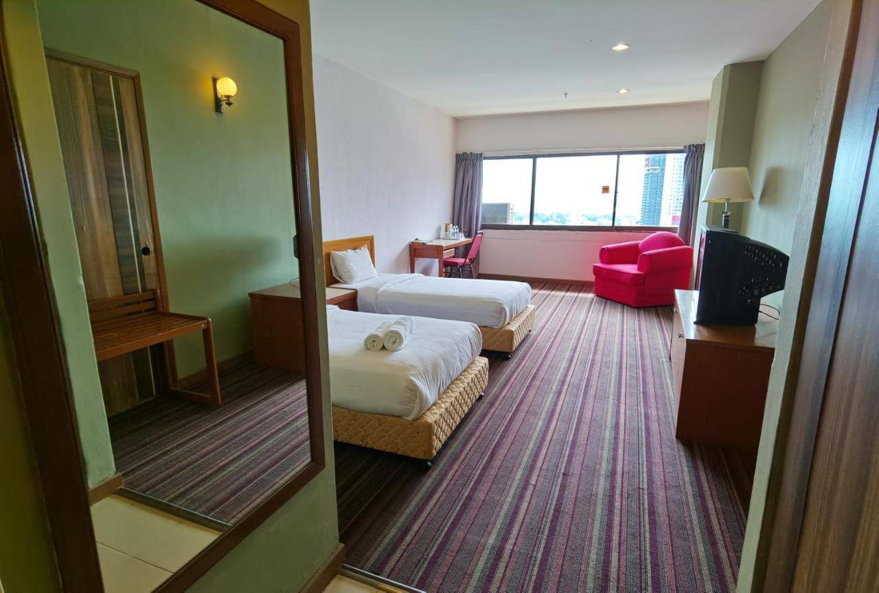 Folkmeldrum Hotel Johor Bahru Zewnętrze zdjęcie