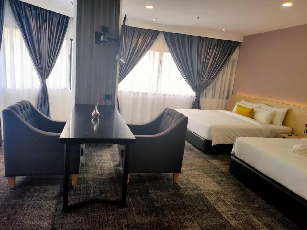 Folkmeldrum Hotel Johor Bahru Zewnętrze zdjęcie